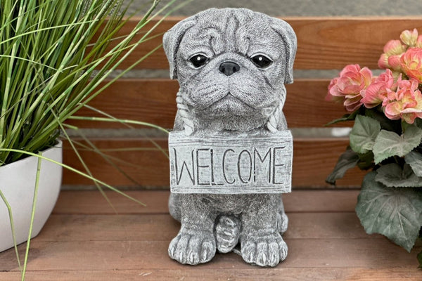 Steinfigur Mops Bulldogge Welcome