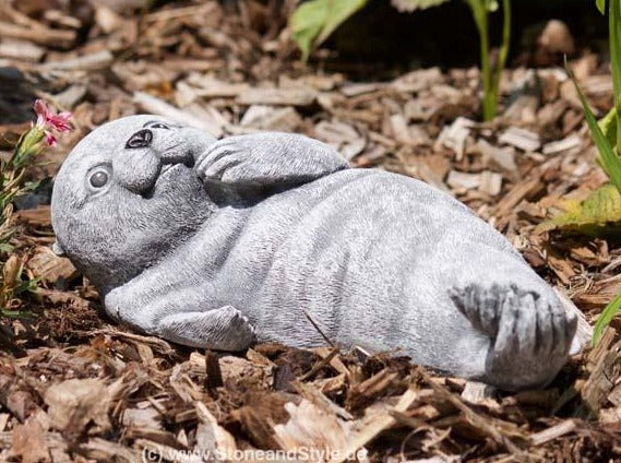 Steinfigur Robbe Flosse ausgestreckt