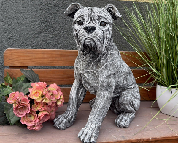 Steinfigur American Bulldog