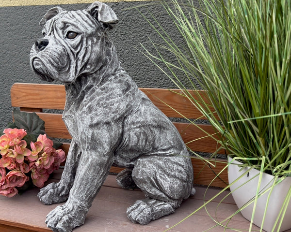 Steinfigur American Bulldog