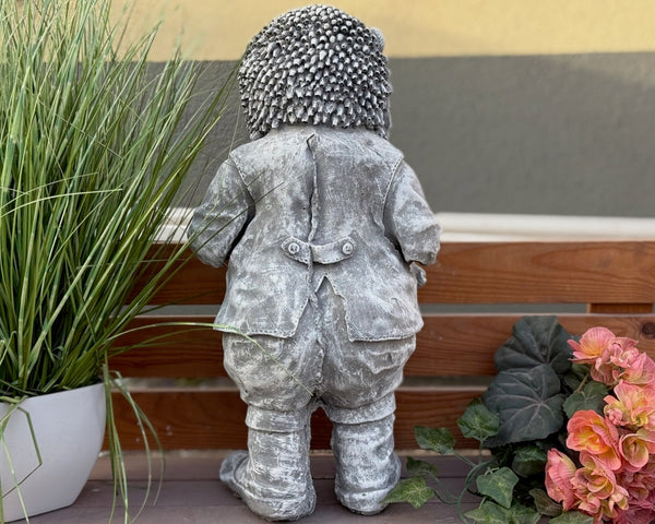 Steinfigur Igel Daniel stehend