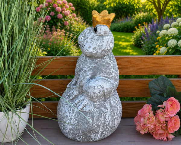 Steinfigur Froschkönig als frostfeste Gartendekoration für Beet und Terrasse