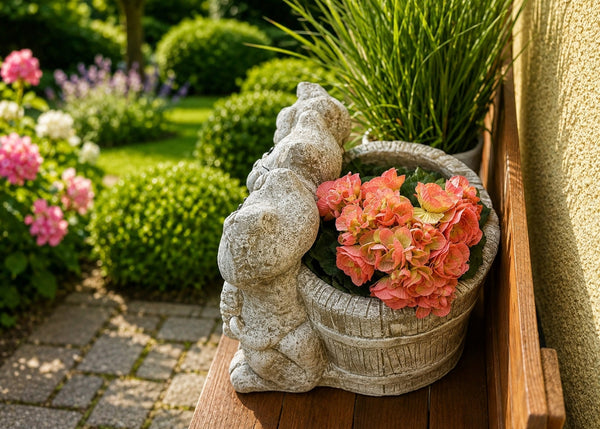 Katzen Gartenfigur mit integriertem Pflanzgefäß für Blumen