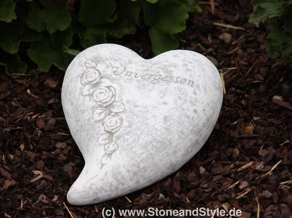 Steinfigur grosses Herz mit Inschrift "Unvergessen"