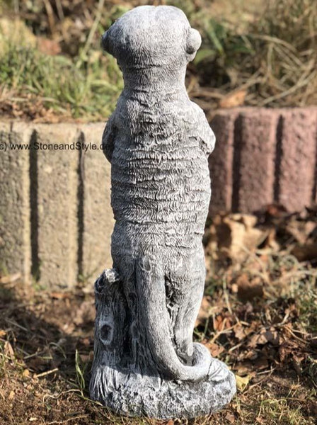 Steinfigur Erdmännchen stehend