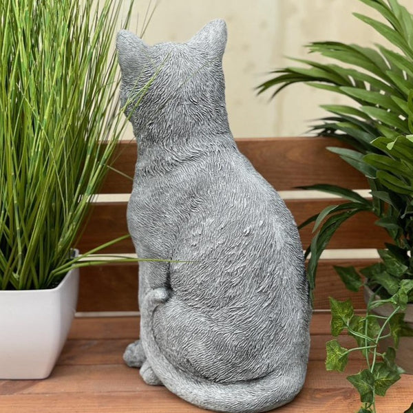 Steinfigur Katze sitzend lebensgroß