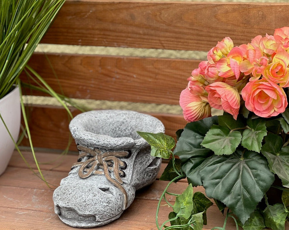 Steinfigur Pflanzschale Stiefel – Stone and Style