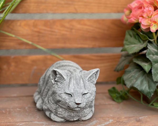 Steinfigur Katze Nappy grau getigert