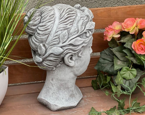 Steinfigur  Frauenbüste Madeleine